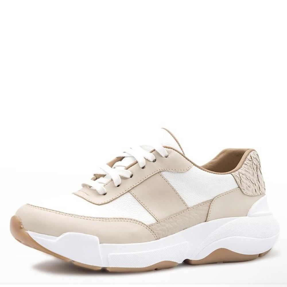 Kaanas Women's Bowery Mixed Leather Runner Sneakers Shoes  NWT size 6 - Picture 2 of 9